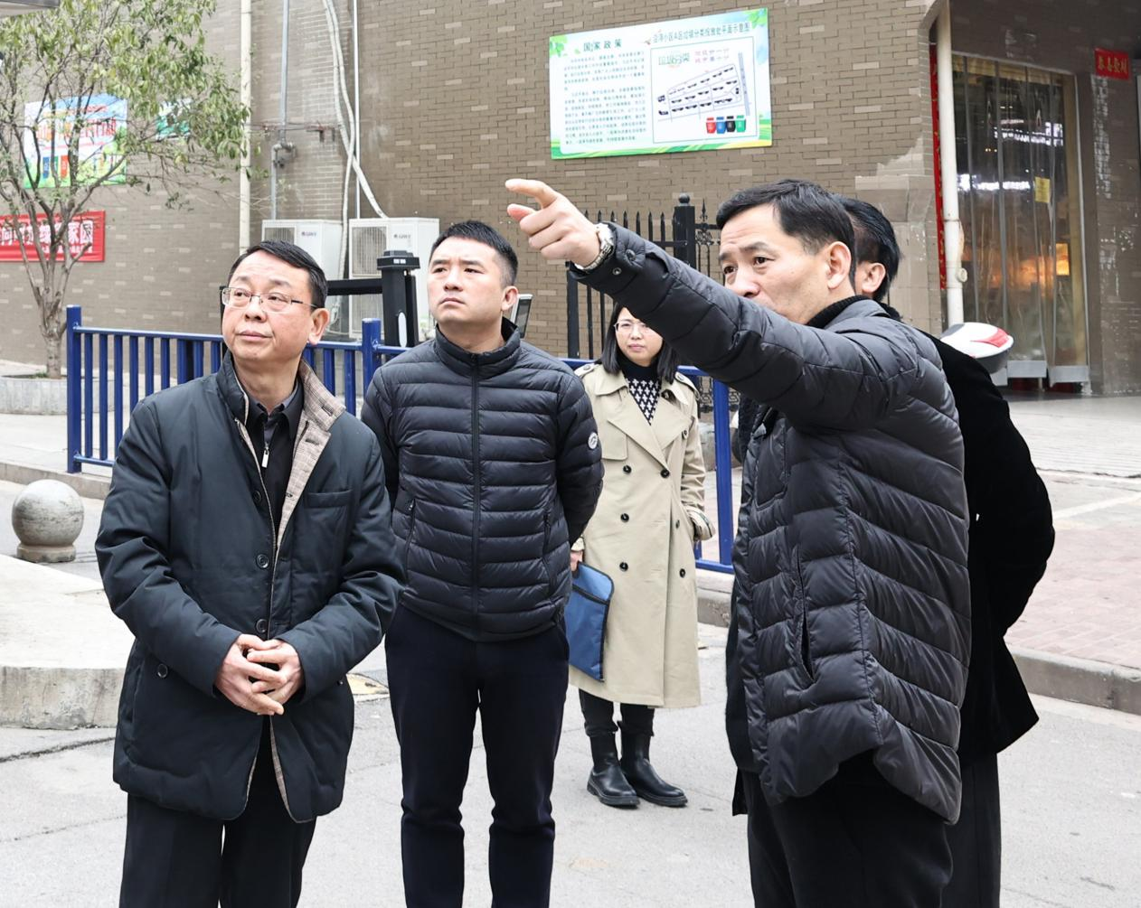 市國控集團領(lǐng)導(dǎo)深入三角線社區(qū)開展創(chuàng)文調(diào)研走訪